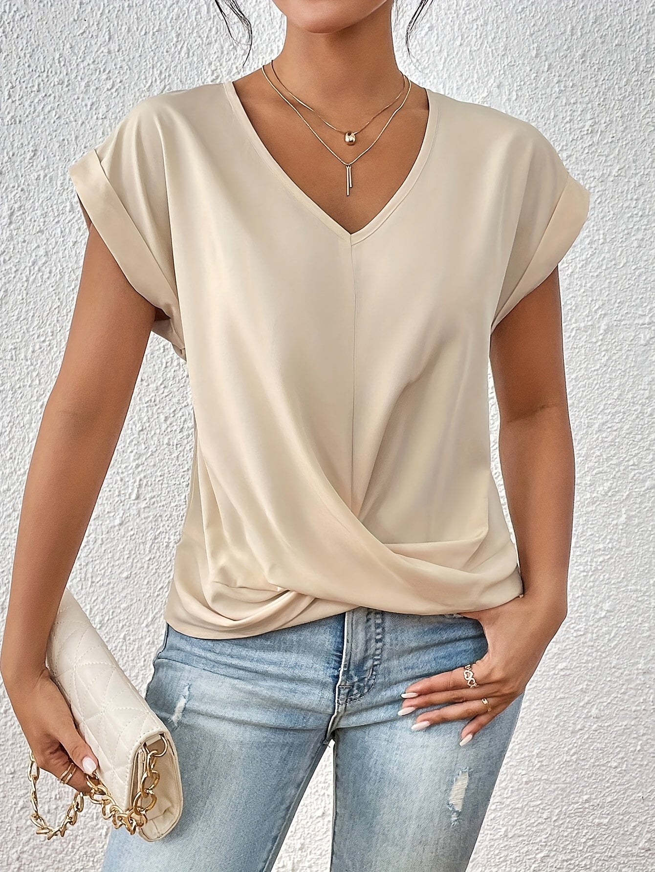 Freya - Casual V‑Neck T‑Shirt